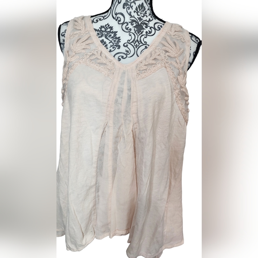 Pale pink Anthropologie Meadow Rue Cotton Sleeveless Lace Top size Large hi low